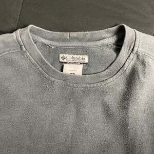 Small grey Colombia crew neck
